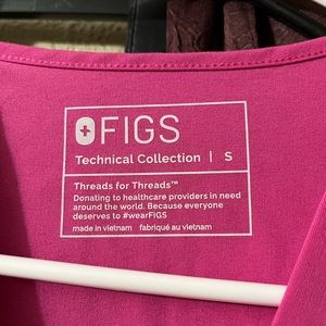 Figs scrubs set electric orchid pink
